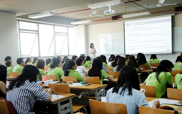 Sinh viên Trường ĐH Văn Lang học tập tại cơ sở mới