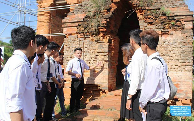 Nhiều hướng dẫn viên học tại Việt Giao để được đảm bảo việc làm - Ảnh 1