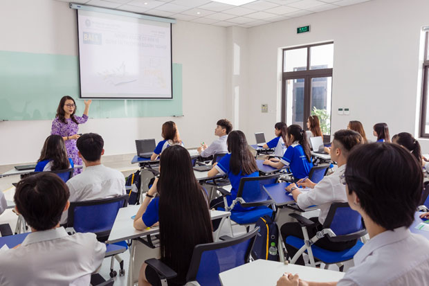Trường ĐH Văn Hiến đạt chuẩn kiểm định chất lượng giáo dục 3 chương trình đào tạo - ảnh 2