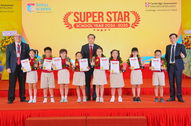 Dấu ấn trưởng thành của học sinh Royal School tại lễ tổng kết 2025
