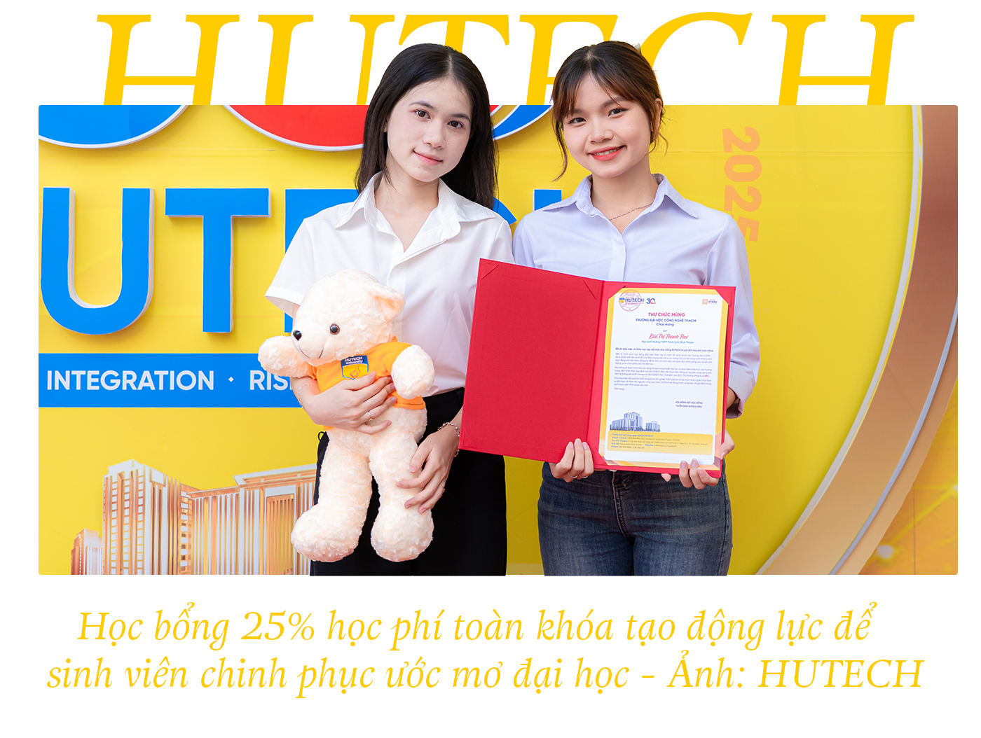 Nhiều thí sinh đến HUTECH đăng ký học bổng 25% - Ảnh 4