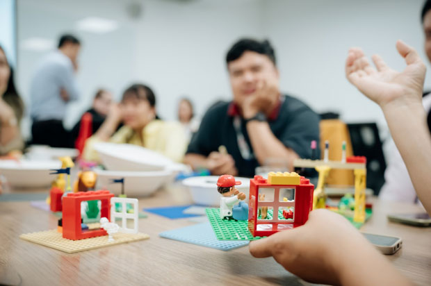Chơi mà học với LEGO Serious Play Chơi mà học với LEGO Serious Play