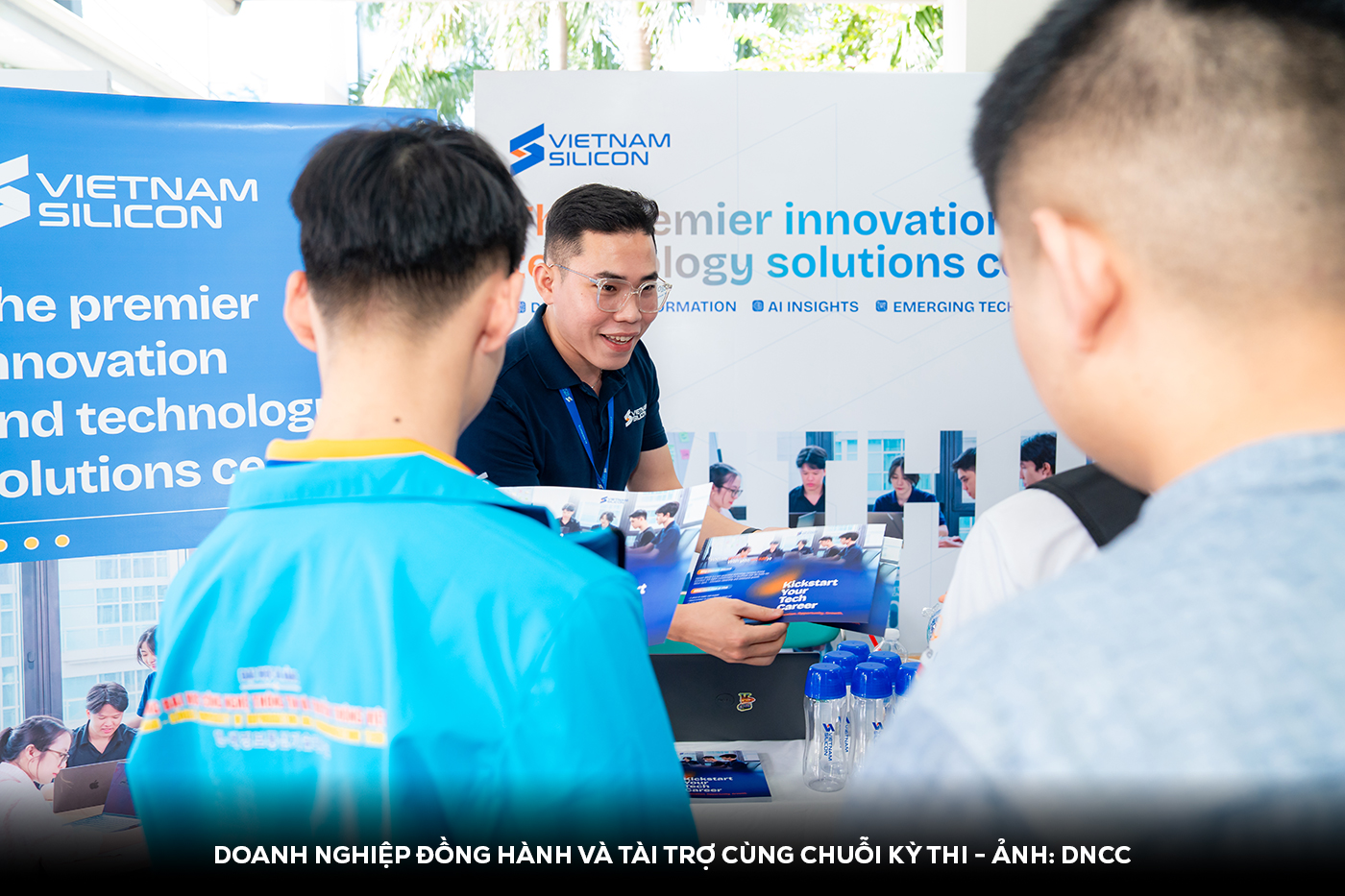 OLP′25, OlpAI′25, Procon′25, ICPC Asia HCMC 2025: Khai phá tài năng công nghệ trẻ - Ảnh 8 OLP′25, OlpAI′25, Procon′25, ICPC Asia HCMC 2025: Khai phá tài năng công nghệ trẻ - Ảnh 8