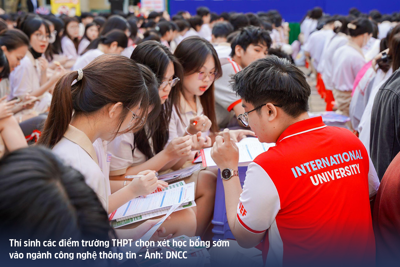 Thí sinh có cơ hội nhận học bổng sớm ngành công nghệ thông tin UEF - Ảnh 9