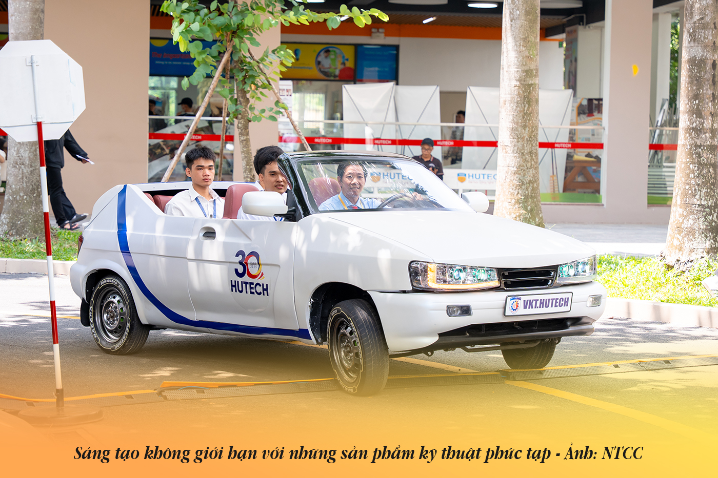 Sinh viên HUTECH và hành trình đưa đam mê kỹ thuật vào từng cỗ máy - Ảnh 5 Sinh viên HUTECH và hành trình đưa đam mê kỹ thuật vào từng cỗ máy - Ảnh 5