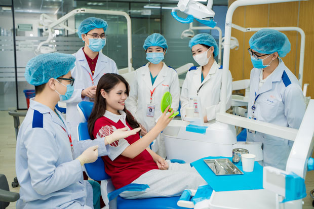 Học sinh lớp 12 tìm hiểu học bổng, học phí đại học từ sớm