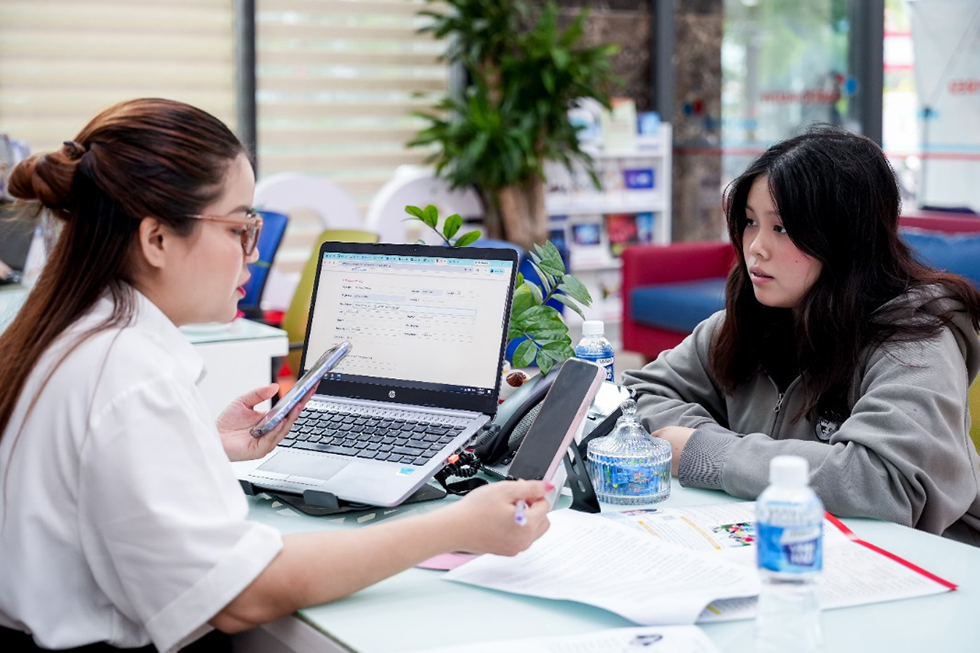 Nhiều thí sinh sớm chọn xét học bạ vào trường đại học song ngữ - Ảnh 2