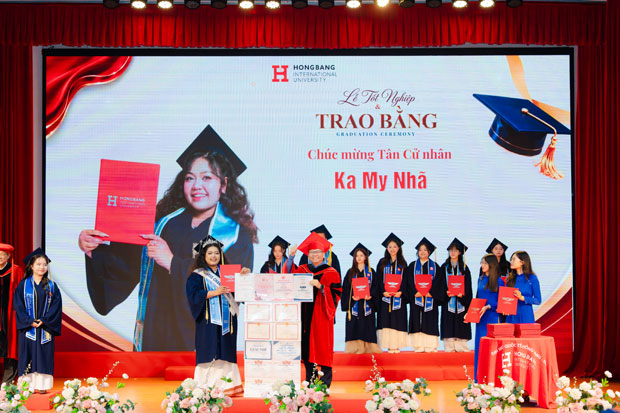 Gần 1.000 kỹ sư, kiến trúc sư, cử nhân HIU sẵn sàng bước vào thị trường lao động Gần 1.000 kỹ sư, kiến trúc sư, cử nhân HIU sẵn sàng bước vào thị trường lao động