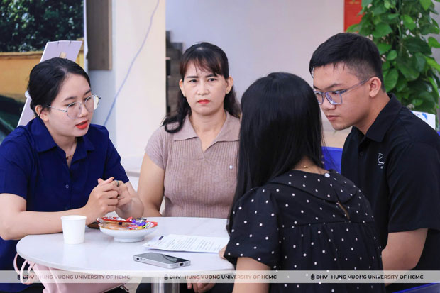 Phụ huynh hiện đại chọn gì: Học phí kỳ đầu hay trường đồng hành đường dài?