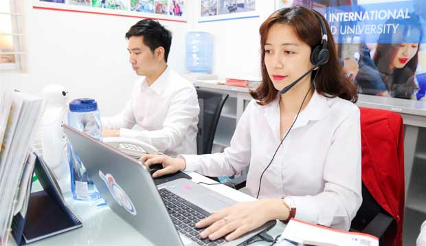 Đội ngũ tư vấn uy tín tham gia chương trình Tư vấn tuyển sinh trực tuyến của UEF - ảnh 2