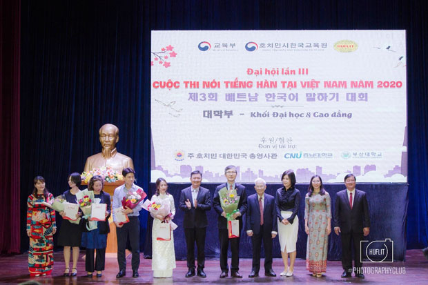 Đại hội lần III cuộc thi nói tiếng Hàn năm 2020 tại HUFLIT - ảnh 1