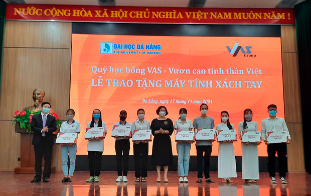 Quỹ Học bổng VAS trao tặng 170 máy tính cho sinh viên - ảnh 1