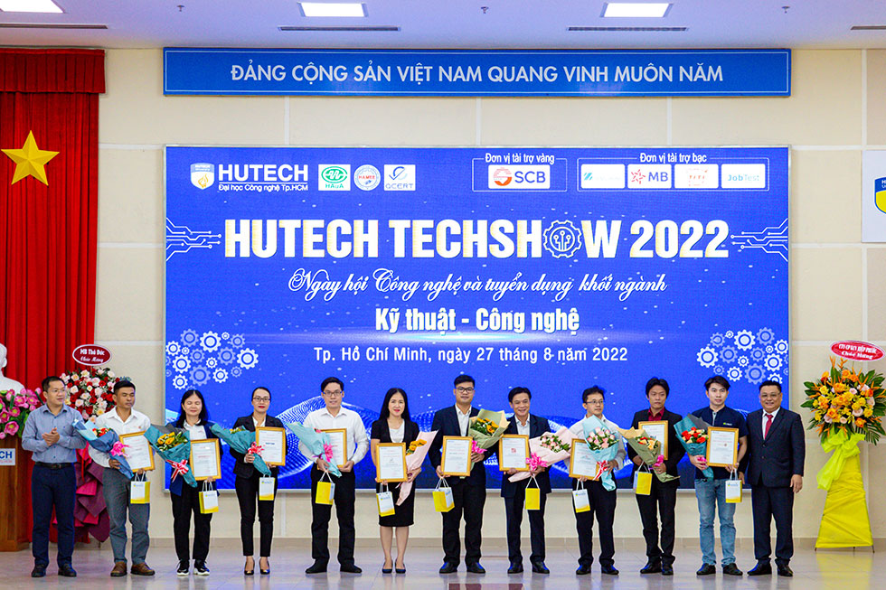 Sinh viên Kỹ thuật - Công nghệ săn hơn 3.500 đầu việc tại HUTECH TECHSHOW 2022 - Ảnh 2