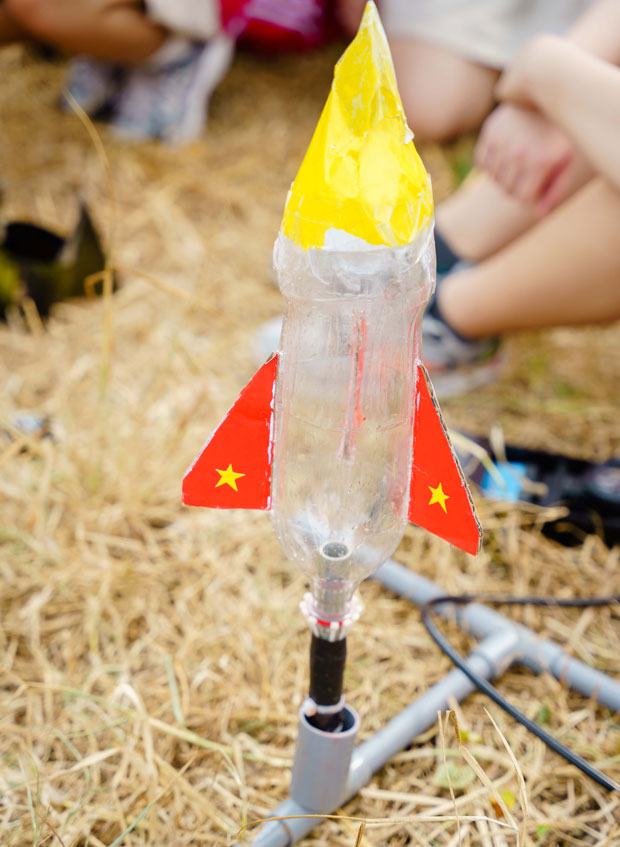 Học sinh trường quốc tế chế tạo tên lửa nước - ảnh 2