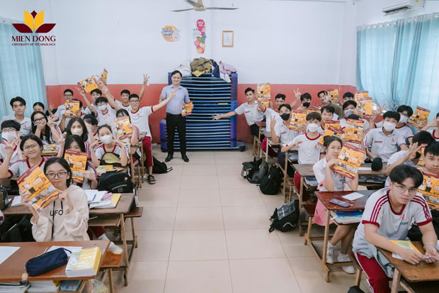 Trường ĐH Công Nghệ Miền Đông dành 1000 suất học bổng cho sinh viên khó khăn - ảnh 1