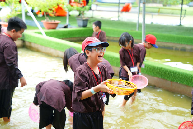 Mùa hè rực rỡ: Từ hóa nông dân nhí đến nhà thám hiểm rừng - ảnh 1