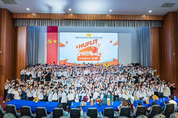 Học sinh THPT xóa tan bỡ ngỡ trước thềm đại học cùng HUFLIT Campus Tour 2024 - ảnh 5