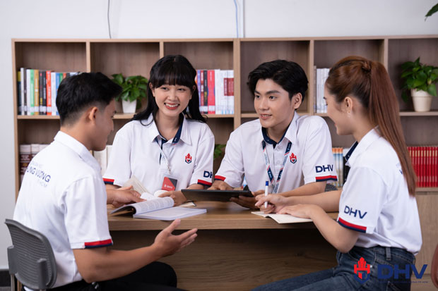 Vững bước với hàng loạt học bổng tại Trường ĐH Hùng Vương TP. HCM