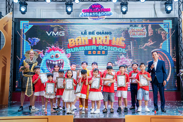 Chung kết hùng biện tiếng Anh ′Đại sứ văn minh′