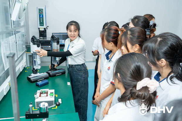 Tại DHV, bài tập cuối kỳ có thể trở thành dự án đầu tiên trong CV của bạn Tại DHV, bài tập cuối kỳ có thể trở thành dự án đầu tiên trong CV của bạn