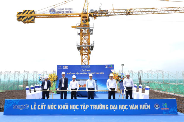 Trường Đại học Văn Hiến cất nóc Khối đào tạo học tập thực hành HEC2 Trường Đại học Văn Hiến cất nóc Khối đào tạo học tập thực hành HEC2