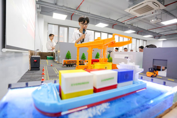Logistics hiện đại: AI, tự động hóa và tiêu chuẩn xanh định hình ngành vận hành Logistics hiện đại: AI, tự động hóa và tiêu chuẩn xanh định hình ngành vận hành