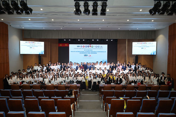 SR-ICYREB 2026: Gần 300 nghiên cứu sinh viên về bài toán phát triển bền vững SR-ICYREB 2026: Gần 300 nghiên cứu sinh viên về bài toán phát triển bền vững
