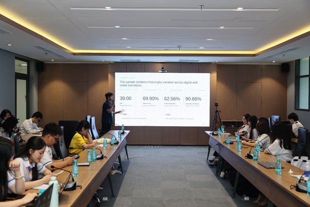 SR-ICYREB 2026: Gần 300 nghiên cứu sinh viên về bài toán phát triển bền vững SR-ICYREB 2026: Gần 300 nghiên cứu sinh viên về bài toán phát triển bền vững