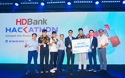 Sinh viên phát triển giải pháp trợ lý tài chính bằng AI