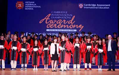 Học sinh được nhận 2 bằng tú tài với chương trình quốc tế toàn phần Cambridge tại VAS