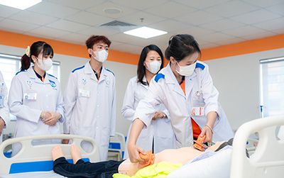 Bệnh viện đồng hành cùng HUTECH đào tạo bác sĩ