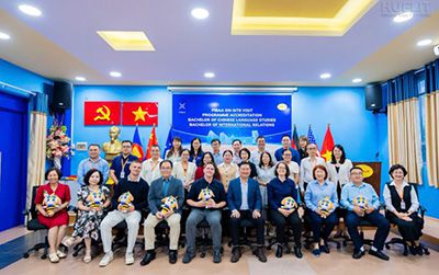 Đạt chuẩn kiểm định FIBAA - Dấu mốc cho hành trình vươn mình ra khơi của HUFLIT