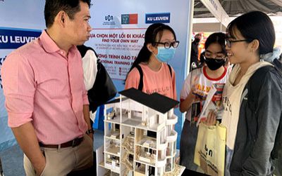 ĐH Kiến trúc TP.HCM dời lịch thi năng khiếu