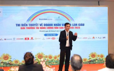 Sinh viên biến vỏ thanh long thành giải pháp hữu cơ, giành giải