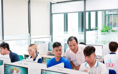 Chờ điểm chuẩn, nhiều thí sinh chọn xét học bạ để an tâm