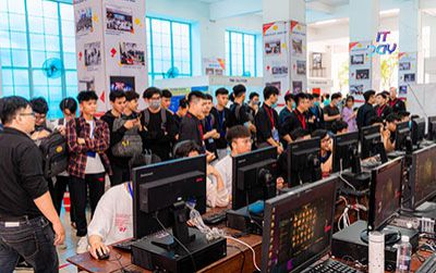 Khoa Công nghệ Thông tin HUFLIT - Điểm đến xây tương lai cùng bạn