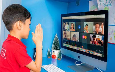 Nhìn lại mùa hè trực tuyến đầy màu sắc tại Royal School