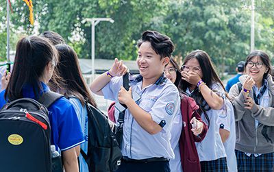 Học sinh THPT xóa tan bỡ ngỡ trước thềm đại học cùng HUFLIT Campus Tour 2024