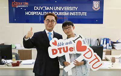 Trường Đại học Duy Tân - Top 500 Châu Á (QS2020)
