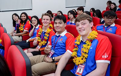Nhiều thí sinh sớm chọn xét học bạ vào trường đại học song ngữ