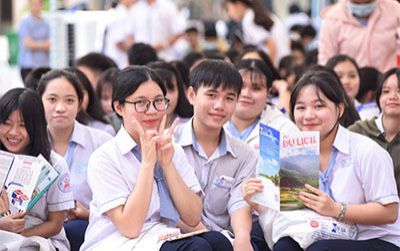 Tái khởi động tư vấn tuyển sinh 2021