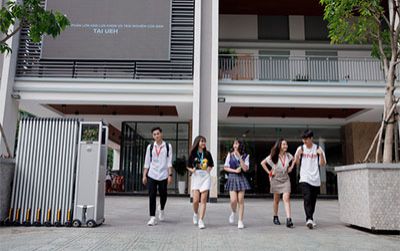 ĐH Kinh tế TP.HCM xét tuyển học sinh tốt nghiệp THPT nước ngoài