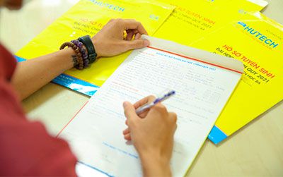 Vé cuối vào đại học - phương thức xét tuyển học bạ đến 30-9 hút thí sinh