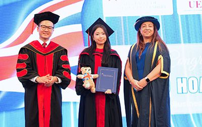 Hơn 300 suất học bổng cho chương trình cử nhân quốc tế UEF năm 2026