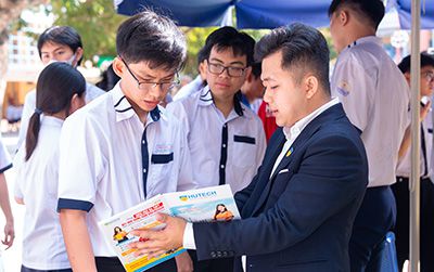 Gen Z được gì từ HUTECH Scholarship Tour 2026?