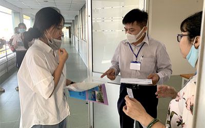 Nở rộ thi đánh giá năng lực