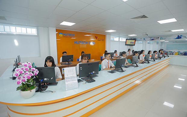 HUTECH Bank - Thiên đường thực hành
