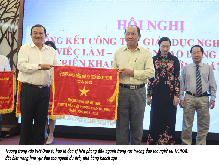 Mức thu nhập hấp dẫn khi chọn học Quản trị khách sạn - Ảnh 3 Mức thu nhập hấp dẫn khi chọn học Quản trị khách sạn - Ảnh 3