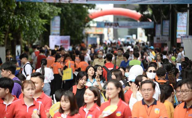 Ngày hội tư vấn tuyển sinh - hướng nghiệp năm 2020: Đúng lúc, ý nghĩa, thiết thực - ảnh 1 Ngày hội tư vấn tuyển sinh - hướng nghiệp năm 2020: Đúng lúc, ý nghĩa, thiết thực - ảnh 1