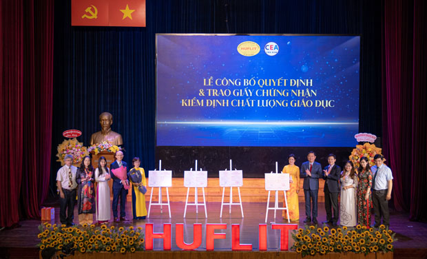 HUFLIT đạt chuẩn kiểm định chất lượng cơ sở giáo dục chu kỳ 2 - ẢNH 1 HUFLIT đạt chuẩn kiểm định chất lượng cơ sở giáo dục chu kỳ 2 - ẢNH 1